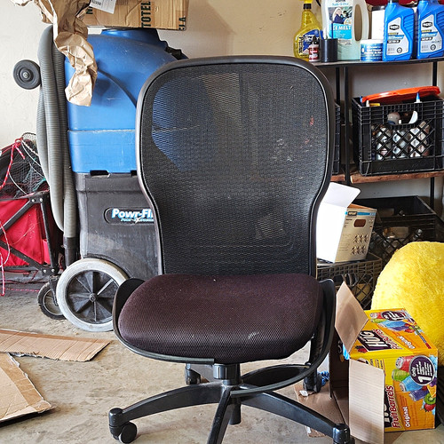 Black mesh back office desk - mesh,